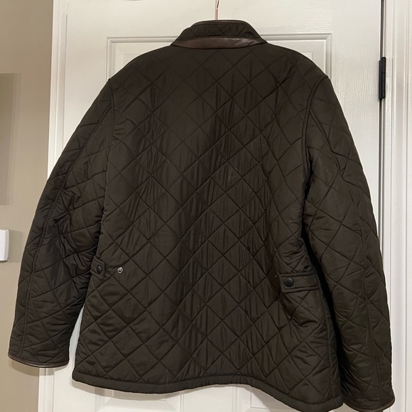 Men’s Barbour quilted leather trimmed jacket - Picture 2 of 16
